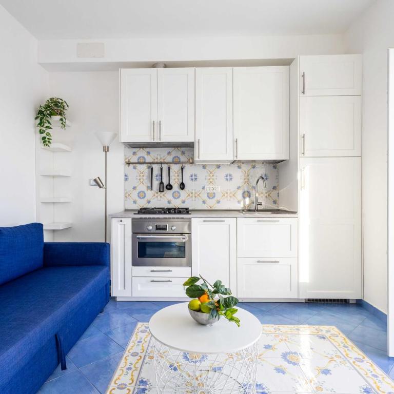Lo Nardo Accommodation - One-Bedroom Apartment - Sea Side - 5