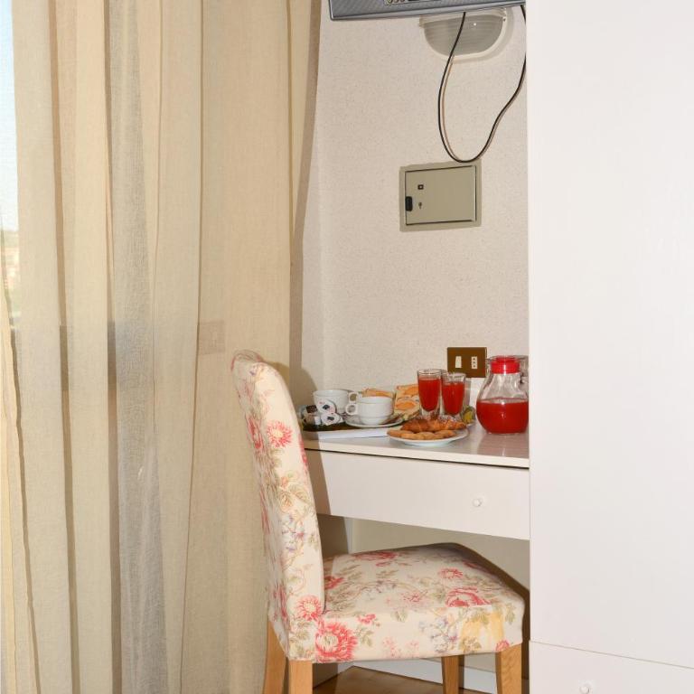 Albergo Martini - Camera Matrimoniale/Doppia con Letti Singoli - 16
