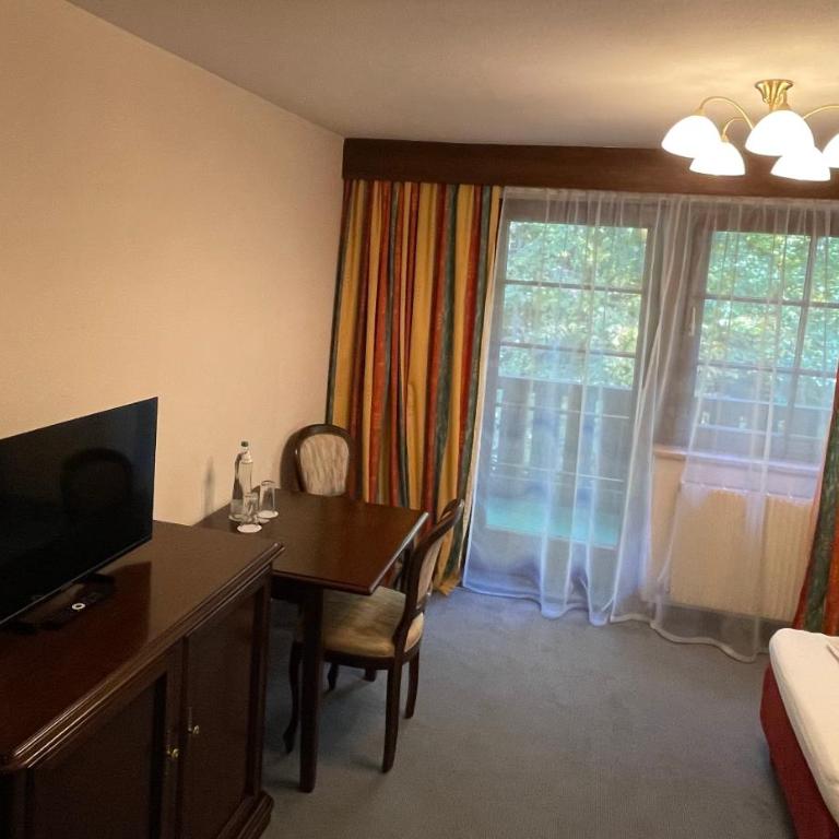 Hotel Batzenhäusl - Doppelzimmer mit Gartenblick - 2