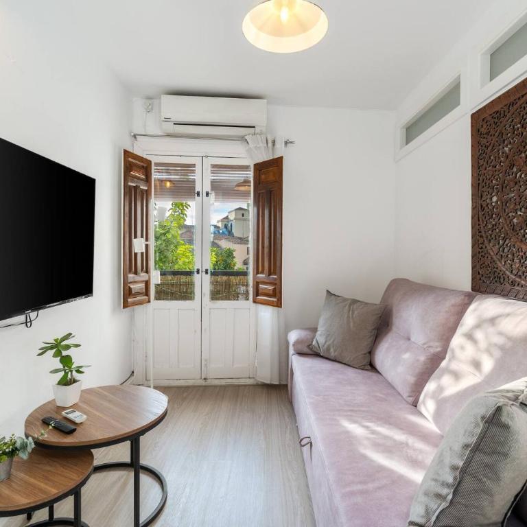 Home4u Elv 136 - Two-Bedroom Apartment - 1