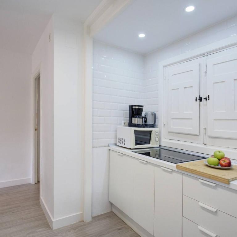 Home4u Elv 136 - Two-Bedroom Apartment - 19