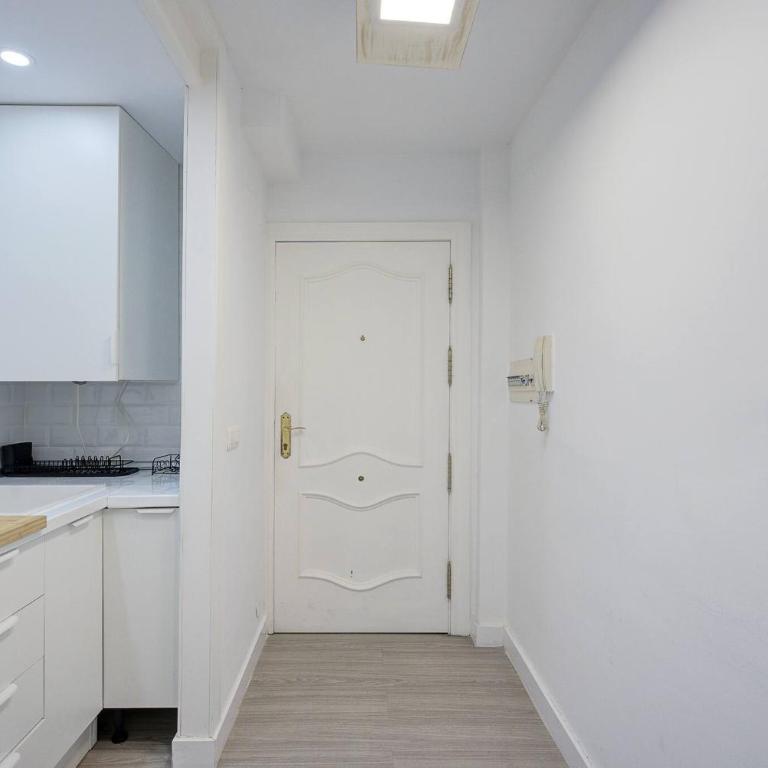 Home4u Elv 136 - Two-Bedroom Apartment - 20
