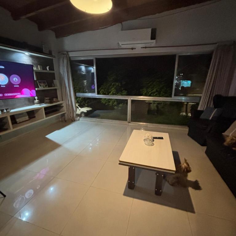 Departamento Amplio a cercanías del Rio - Apartamento de 3 dormitorios - 1