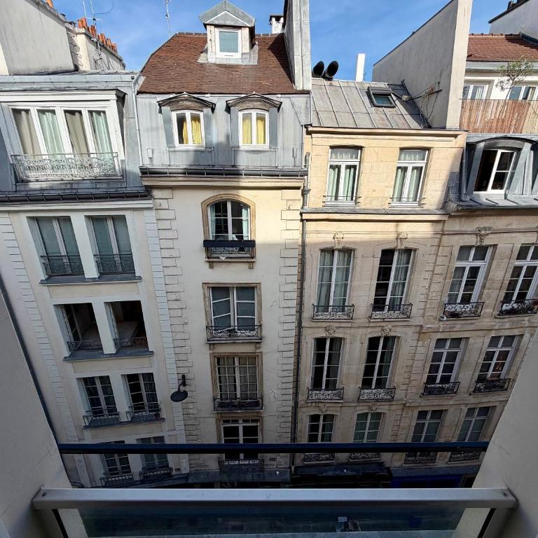 Hôtel 85 Saint Honore - Chambre Double Deluxe - Vue sur Ville - 7