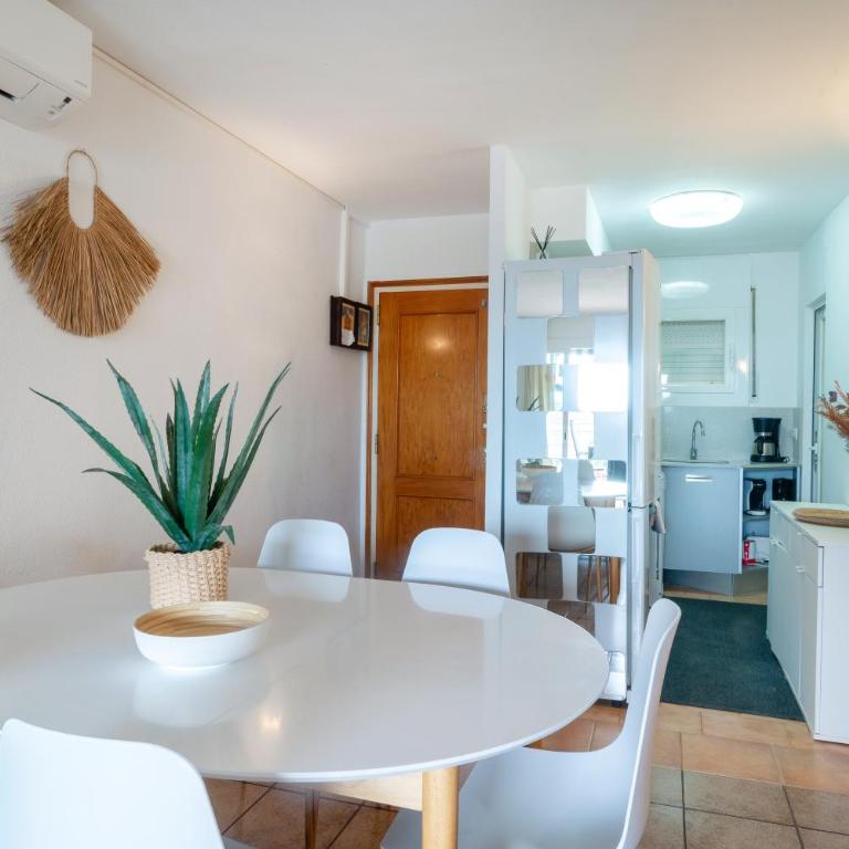 Rocamaura B 5/4 - Two-Bedroom Apartment - 4