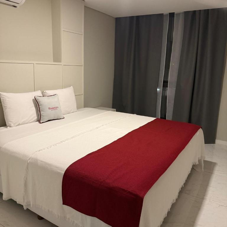 Ramada Suites by Wyndham Asuncion Aeropuerto - Superior Room with One King Bed and One Single Bed - Non-Smoking - 9