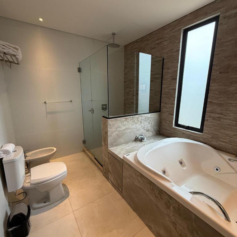 Ramada Suites by Wyndham Asuncion Aeropuerto - Three-Bedroom Apartment with One King Bed and Four Single Beds - Non-Smoking - 9