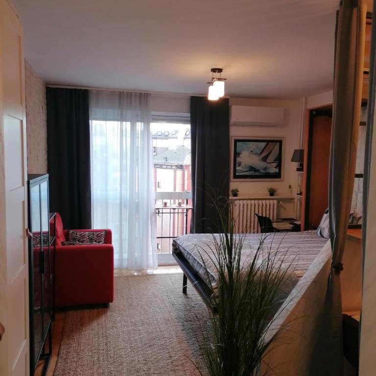 City Pioneer Apartmens - One-Bedroom Apartment - 4