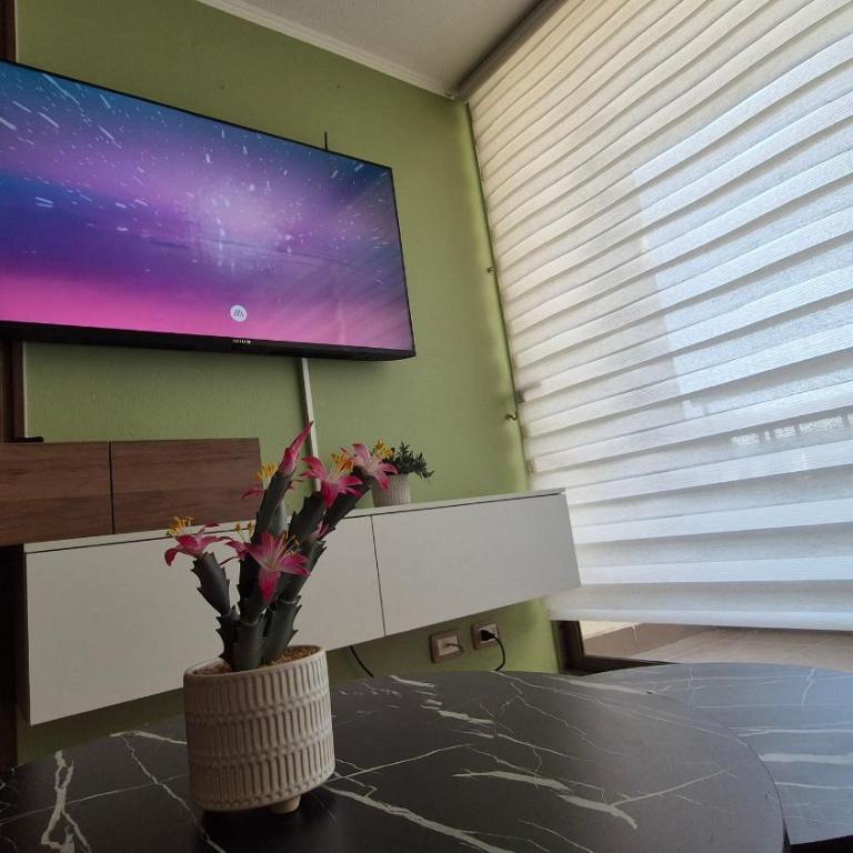 Santiago Centro Depto 2D1B parking free metro Universidad de Chile a 3 cuadras, wifi incuido - Apartamento de 2 dormitorios - 7