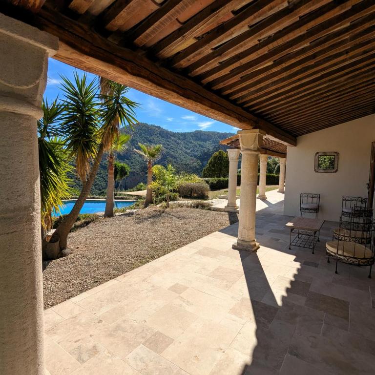 VILLA L'ESTEREL AVEC PISCINE VUE MER -MANDELIEU 06210- 6 Pers - Haus mit 3 Schlafzimmern - 20