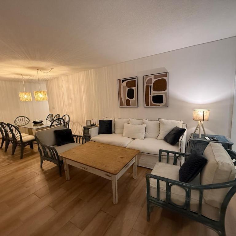 Edificio scorpio 3 dormitorios - Two-Bedroom Apartment - 1