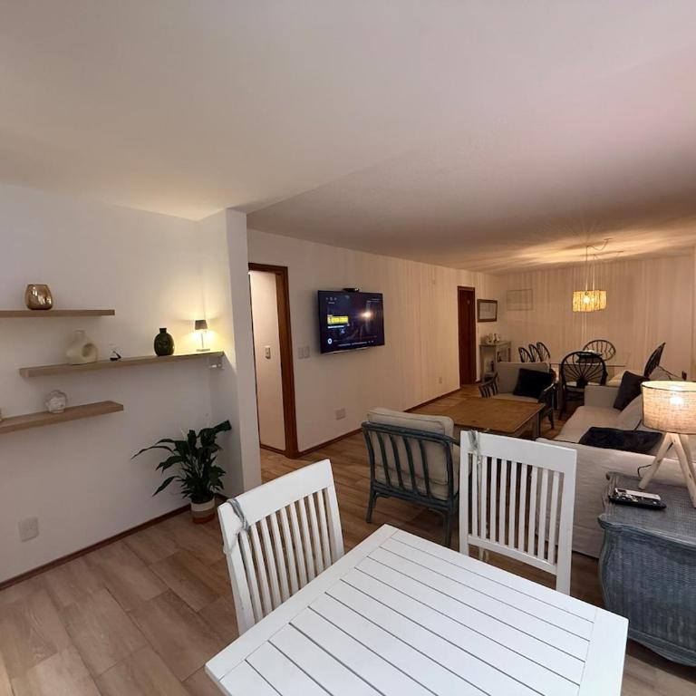 Edificio scorpio 3 dormitorios - Two-Bedroom Apartment - 49