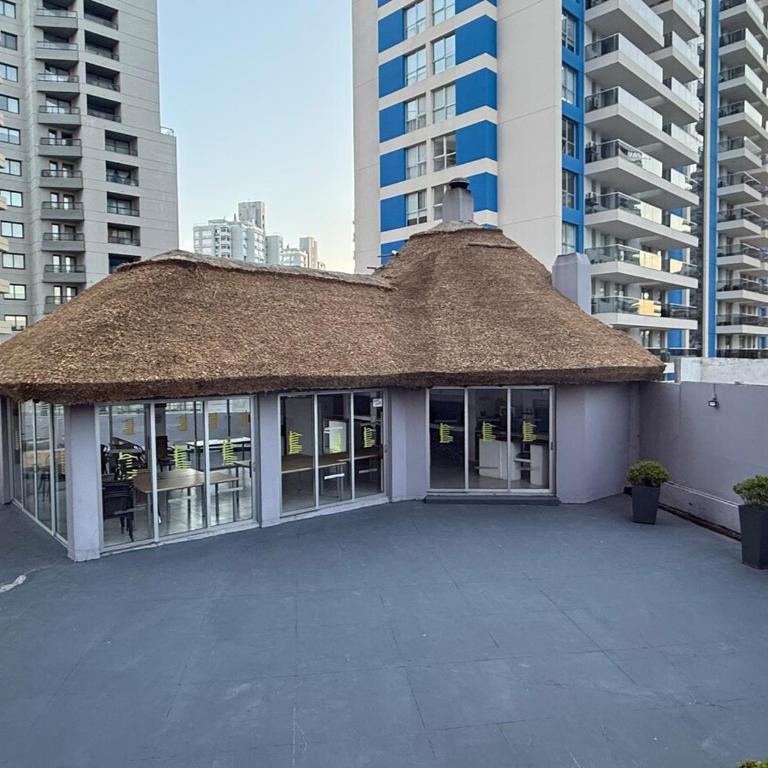 Edificio scorpio 3 dormitorios - Two-Bedroom Apartment - 55