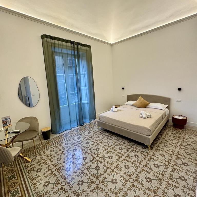 Palermo Central Rooms - Deluxe Double Room with Balcony - 1
