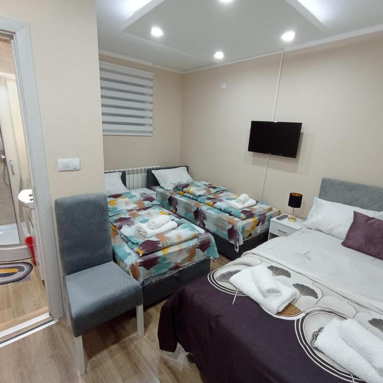 Apartments & Rooms -MDL Lazić - Klasična Trokrevetna Soba - 4