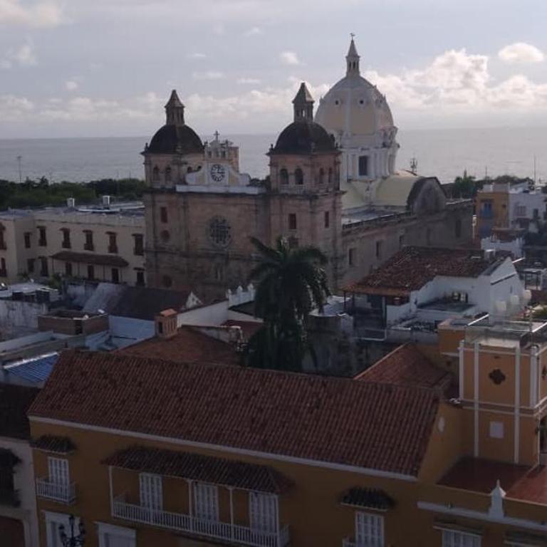 Moderno apartamento con vista al mar en Cartagena - Three-Bedroom Apartment - 11
