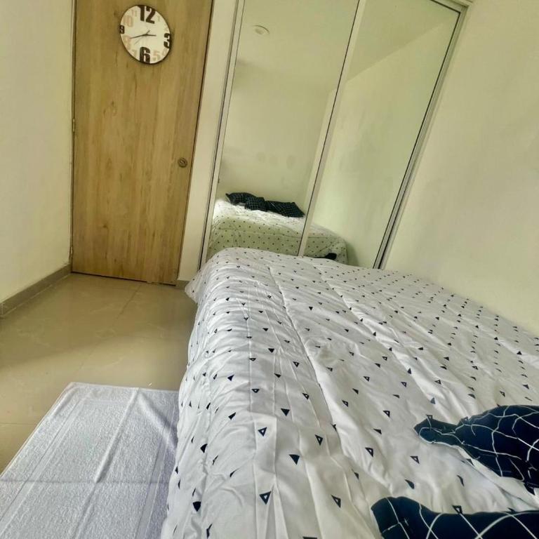 Moderno apartamento con vista al mar en Cartagena - Three-Bedroom Apartment - 12