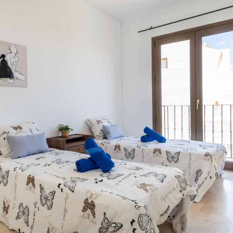 4min stroll to Restaurants and Mini market, 15min drive to Fuengirola beach - Apartamento de 3 dormitorios con vistas al mar - 11