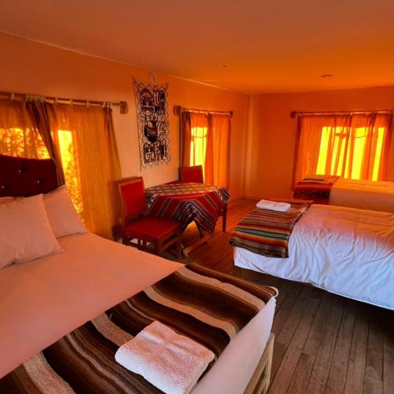 Titicaca Lodge Amantani - Habitación Triple con vistas a la montaña - 1