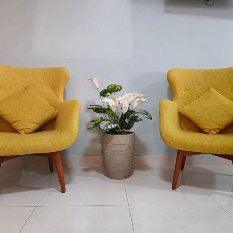 Apartment 7 with Jacuzzi in the center - 3 Bedroom 2 Bath - Three-Bedroom Apartment - 10