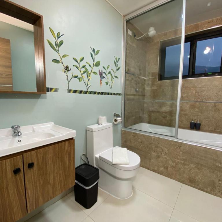 Apartment 7 with Jacuzzi in the center - 3 Bedroom 2 Bath - Three-Bedroom Apartment - 3