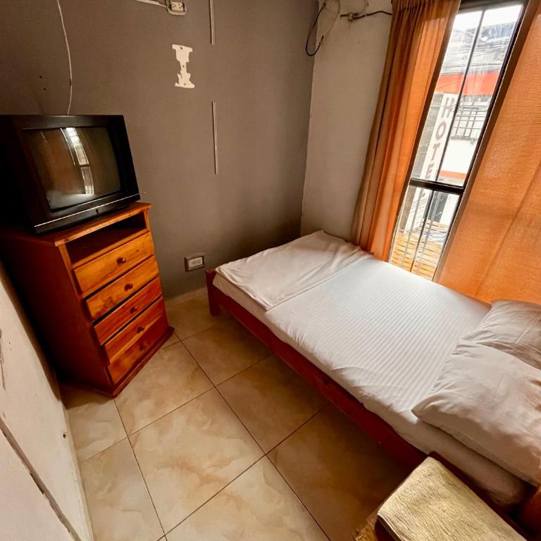Hotel El Progreso - Económico, Central y Familiar en Armenia - Habitación Doble Económica - 6