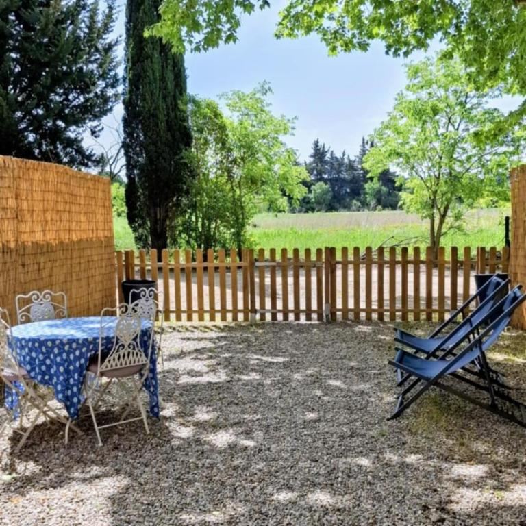 Gite la Muscadelle l Isle sur sorgue - Vacation Home - 1