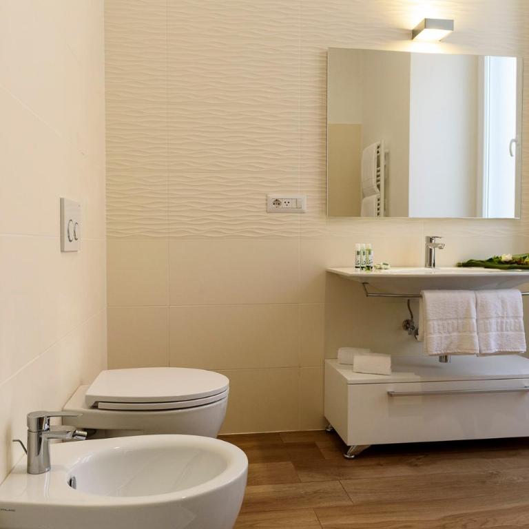 Navona Luxury Guesthouse - Camera Matrimoniale Deluxe con 1 Letto Supplementare - 2