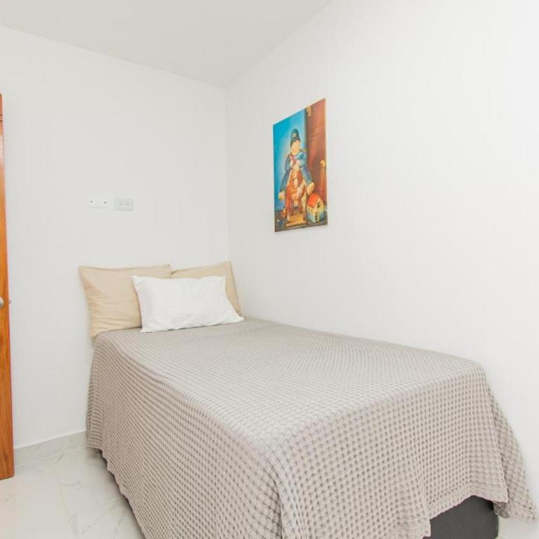Aptos Familiares en Envigado con Aire Acondicionado - Three-Bedroom Apartment - 18