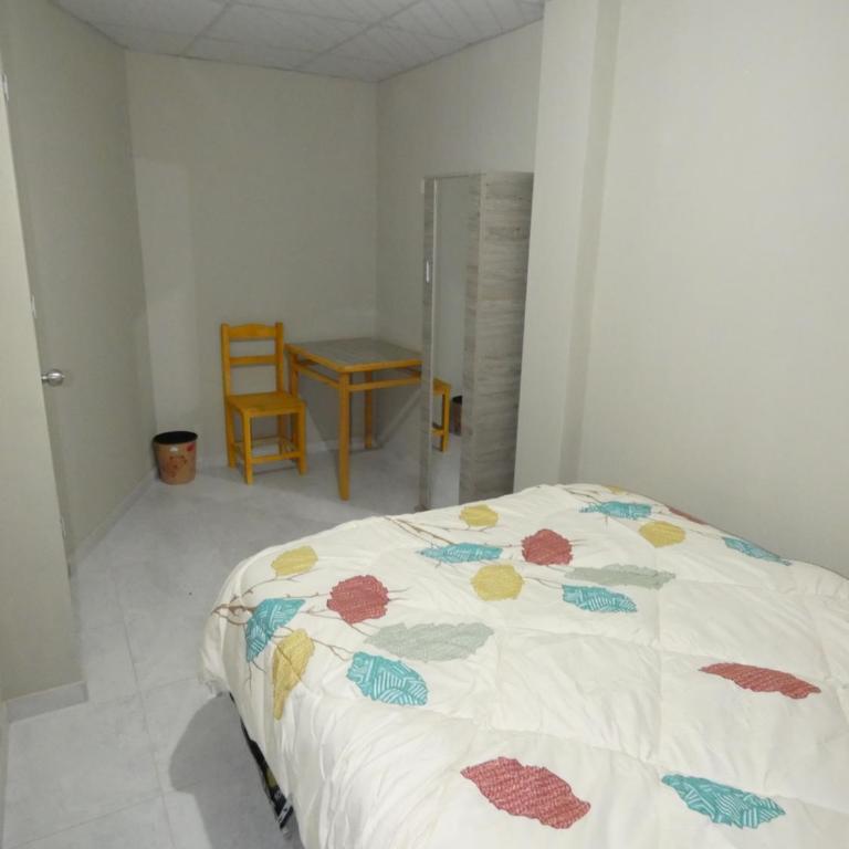 Huayo Wasi II - Double Room with Shared Bathroom - 3
