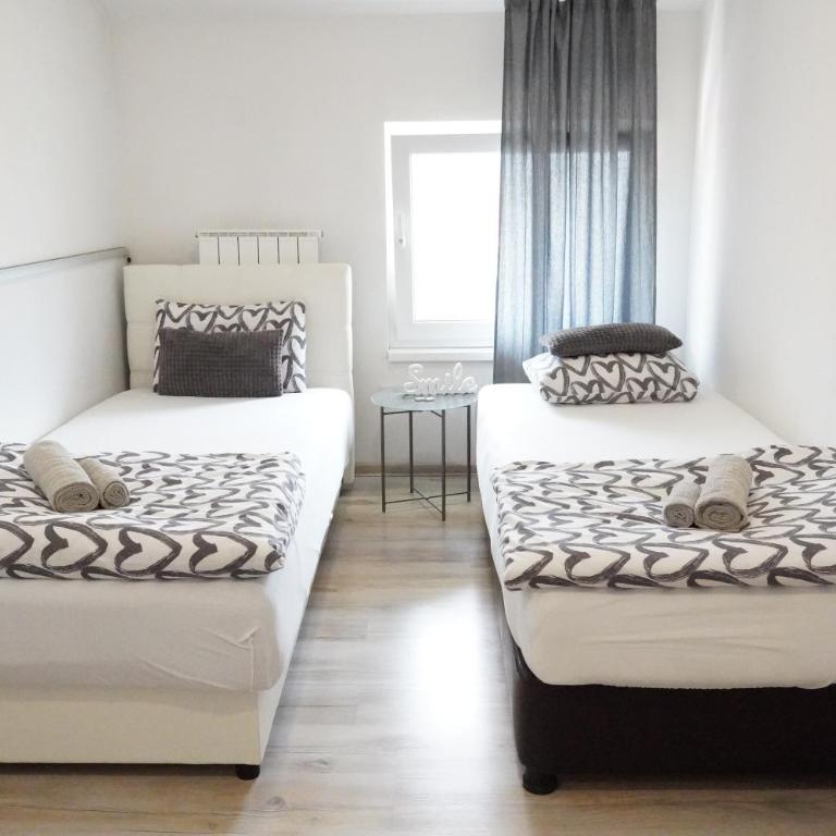 Panorama comfort Apartment Sarajevo - FREE parking - Three-Bedroom Apartment - 15