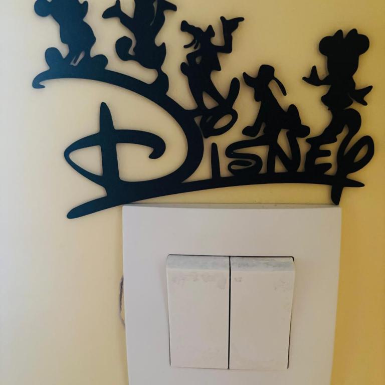 THE ENCHANTED HOUSE ( 15 min walk to Disney) - Apartment mit 2 Schlafzimmern - 84