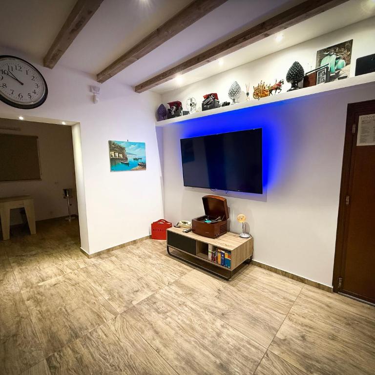 My Life - One-Bedroom Apartment - 9