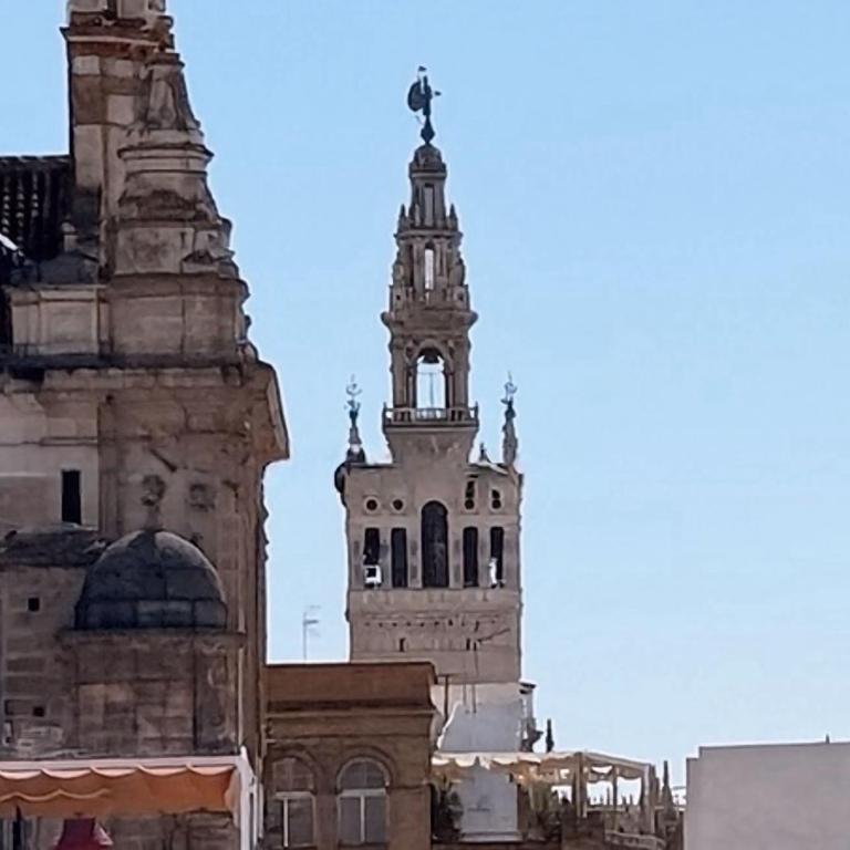Ático céntrico con Balcones y vistas a la Giralda - Apartamento - 32
