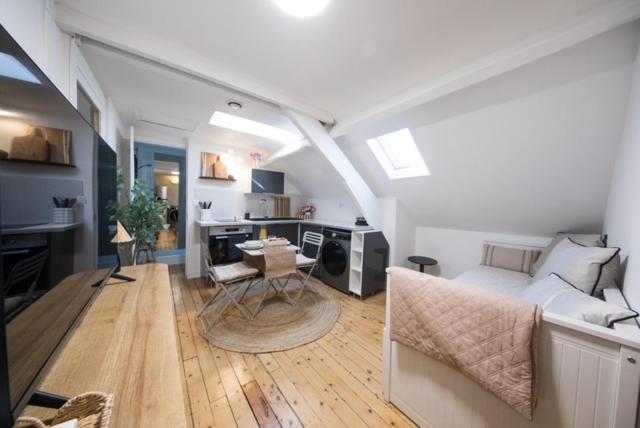 Comfort and Video Projector Close to Downtown - Appartamento con 2 Camere da Letto - 29