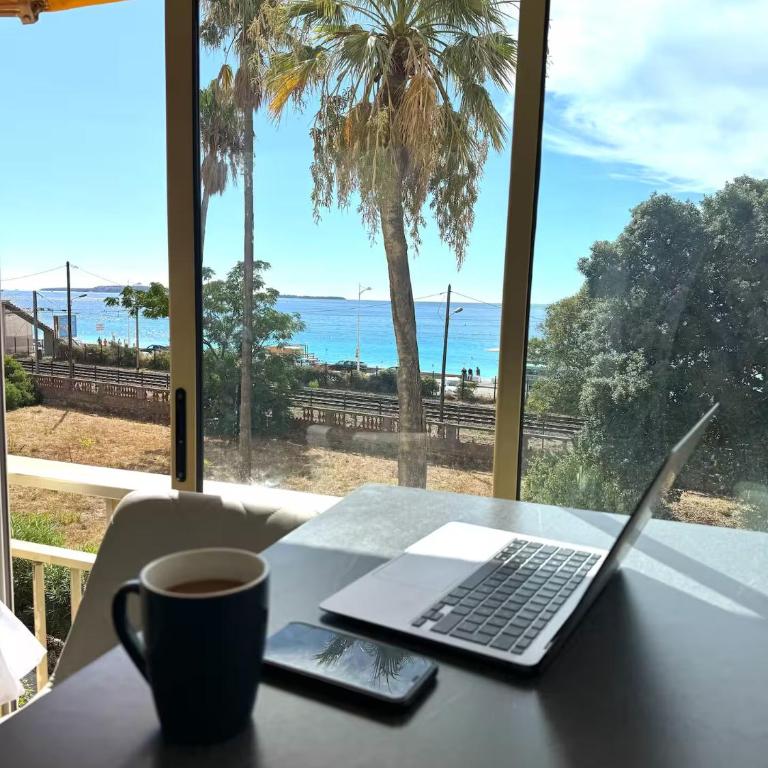 Luxury Apartment with Sea View and Private Beach Access - Appartement 1 Chambre - 2