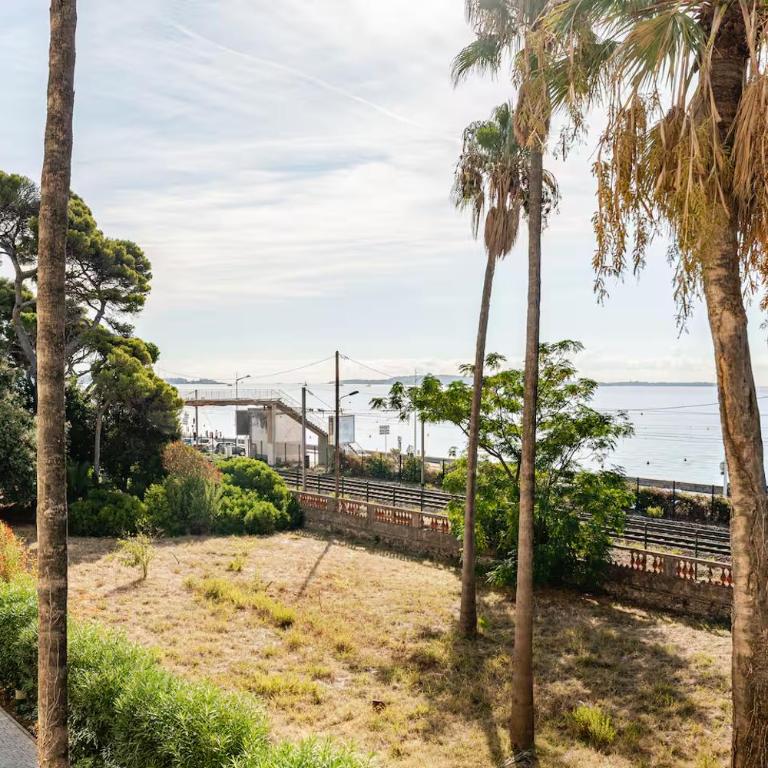 Luxury Apartment with Sea View and Private Beach Access - Appartement 1 Chambre - 23
