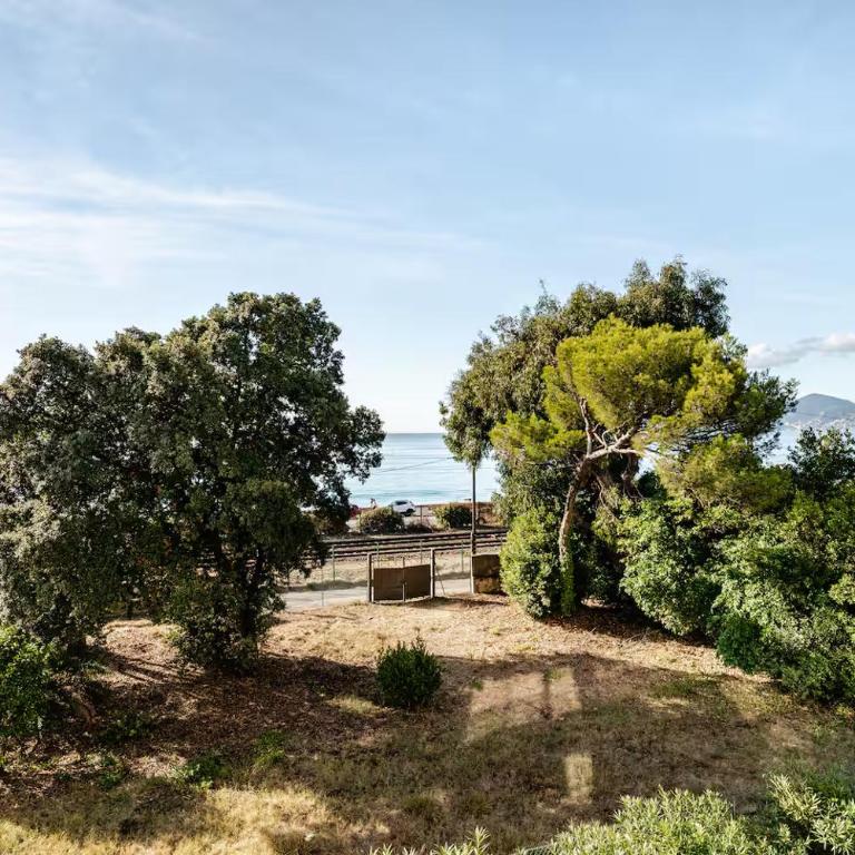 Luxury Apartment with Sea View and Private Beach Access - Appartement 1 Chambre - 22