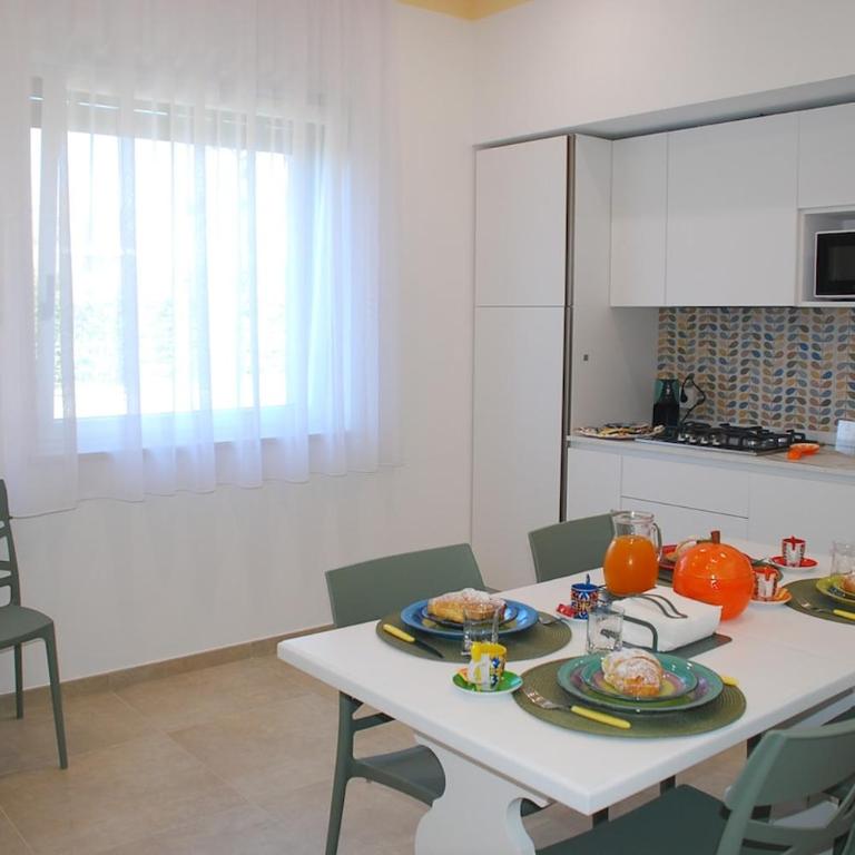OrangeSun Holiday Home x12 with parking - Casa con 5 Camere da Letto - 5