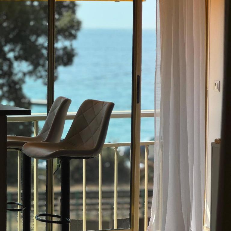 Luxury Apartment with Sea View and Private Beach Access - Appartement 1 Chambre - 10