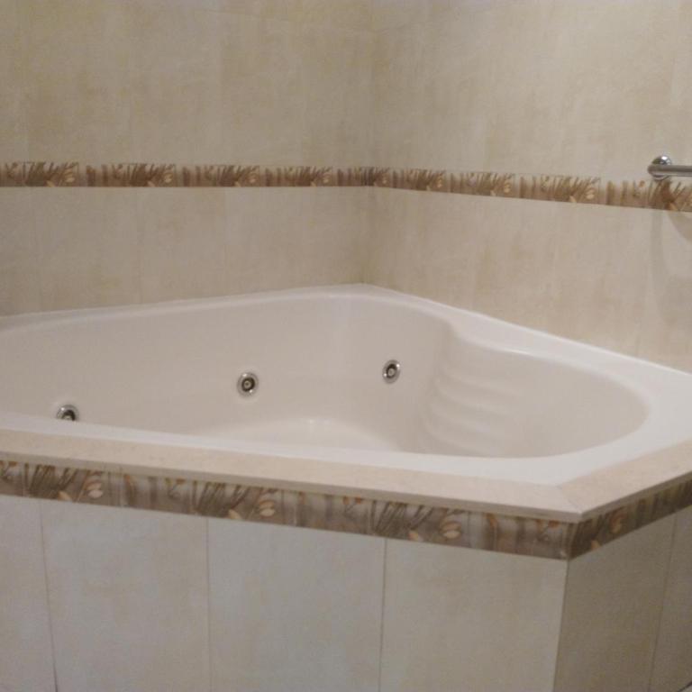 Hotel A&B Internacional - Suite con bañera de hidromasaje - 6