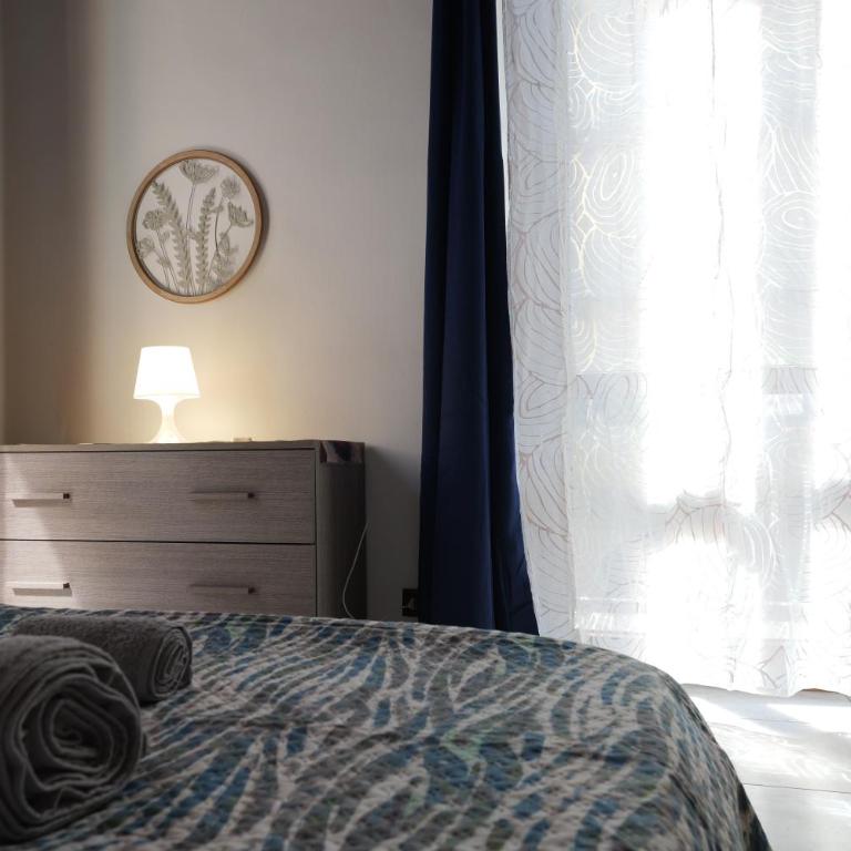 AmaTan Cairoli 32-Apt 2 Camere-Centro Torino-Terrazzino -AC- - Appartamento con 2 Camere da Letto e Balcone - 11