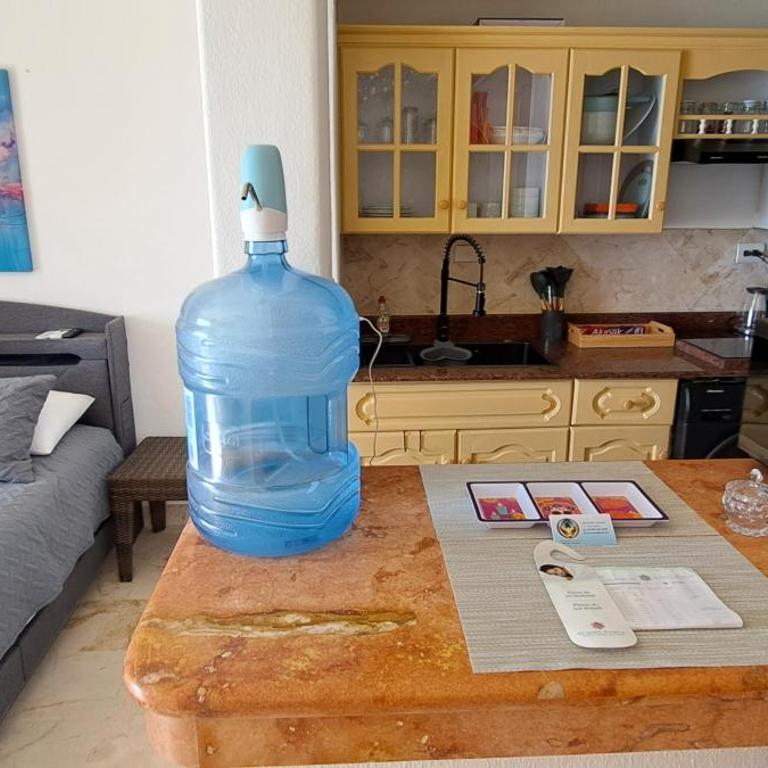SUNSET FISHERMEN BEACH & SPA RESORT-Optional All Inclusive- 3 UNITS CHOICE-ROOM - 344A Ocean view with terrace- ROOM 344B No terrace, View from window to park - STUDIO 344C Ocean View Studio for 2- Playacar Beach, Phase 1-NO ELEVATOR! - Estudio con balcón - 9