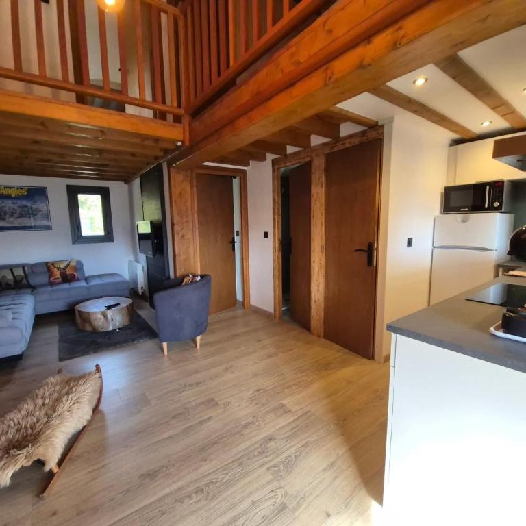 Chalet 8 couchages à 100m du bas des pistes et commerces - Chalet - 6