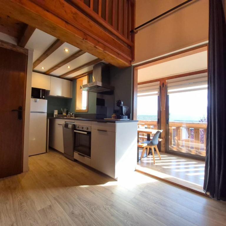 Chalet 8 couchages à 100m du bas des pistes et commerces - Chalet - 7