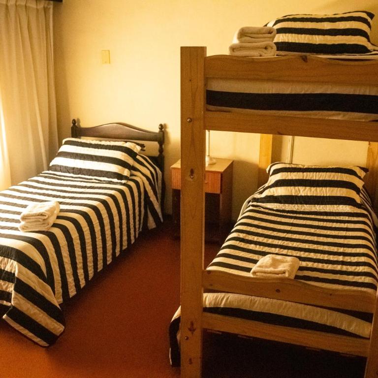 Hotel Yaro - Habitación cuádruple - 1