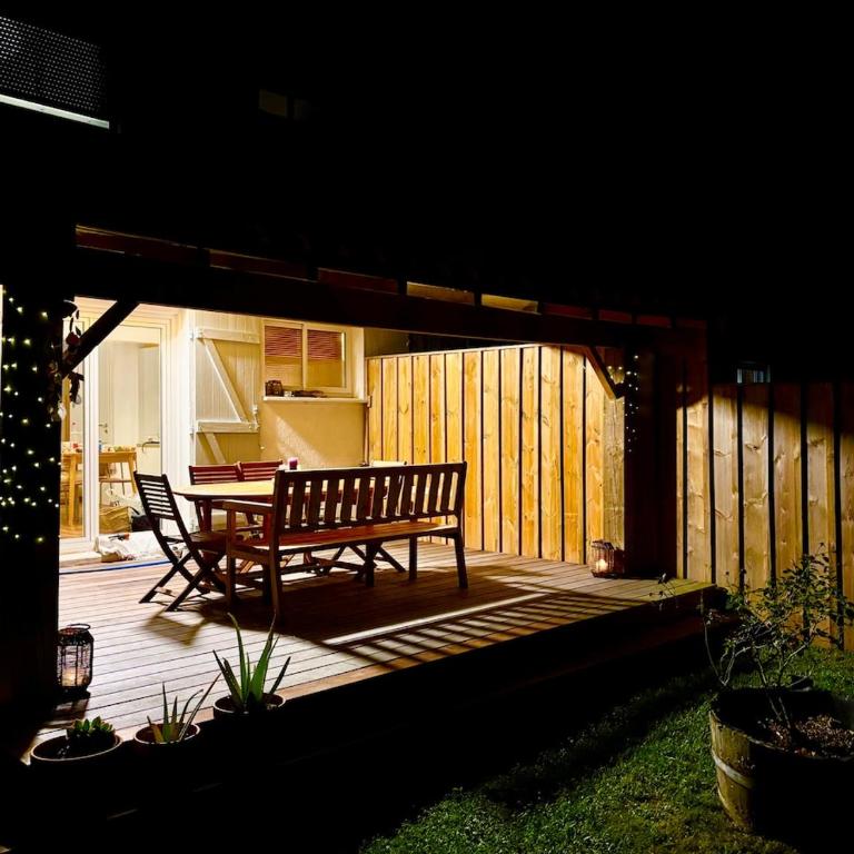 Nana Bloo - Two-Bedroom House - 36