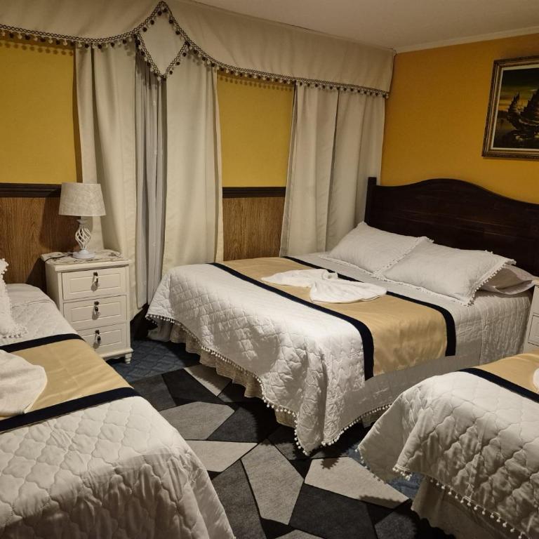 Hostal Oasis - Family Room - 2