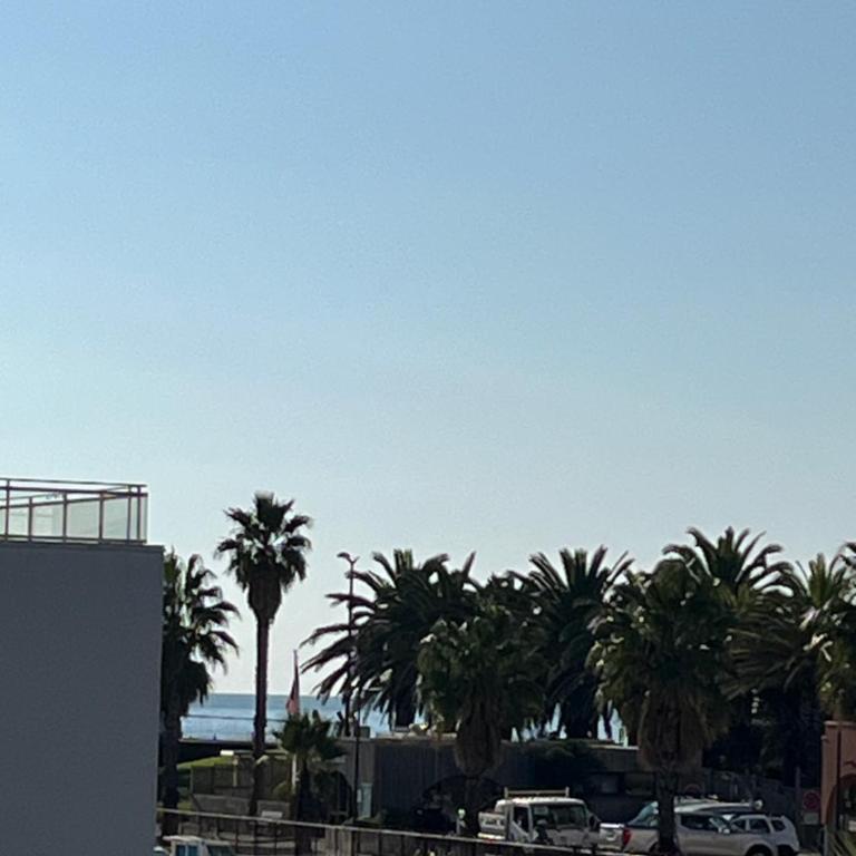 Wi Fi,vue marina ,parking ,plage à pied - Apartment mit 1 Schlafzimmer - 12