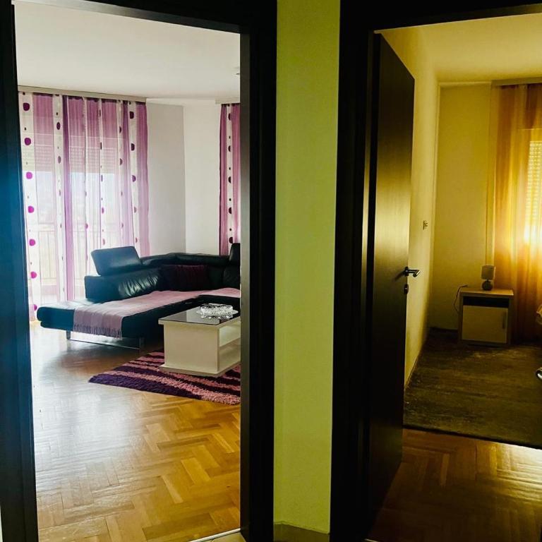 Bright Practical Apartment Great Mountain View - Easy Parking & Fast WiFi - Apartman sa 1 Spavaćom Sobom - 9